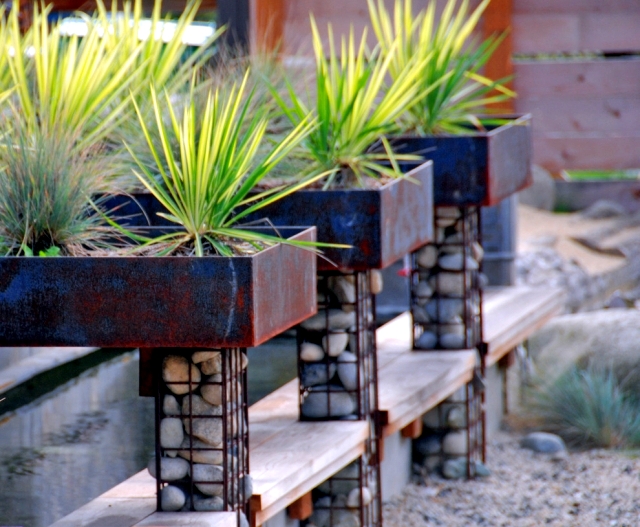 Planters in the garden - 56 Ideas for artistic garden design