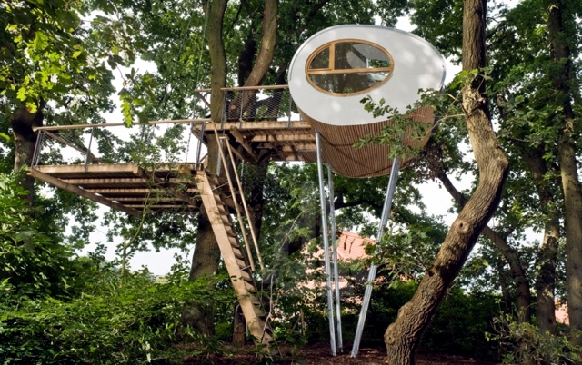 Treehouse Experience timeless space between two oaks Djuren