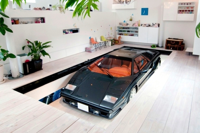 Lift the favorite car of the elevator to the room - Modern house with garage