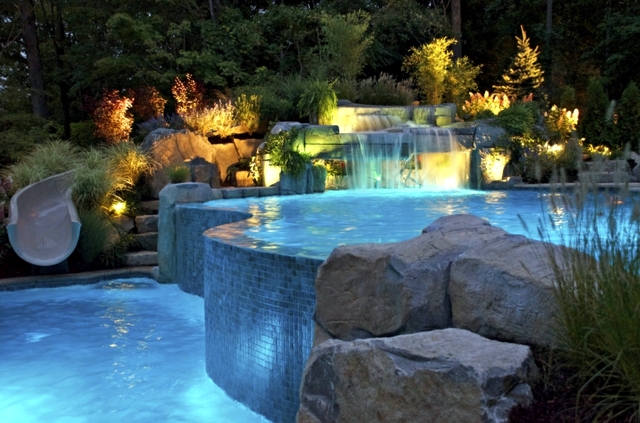 Swimming pool in the garden build - tips that will help you plan