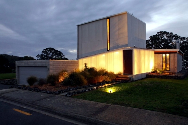 Start on the coast of New Zealand with an insert of glass wood and attractive