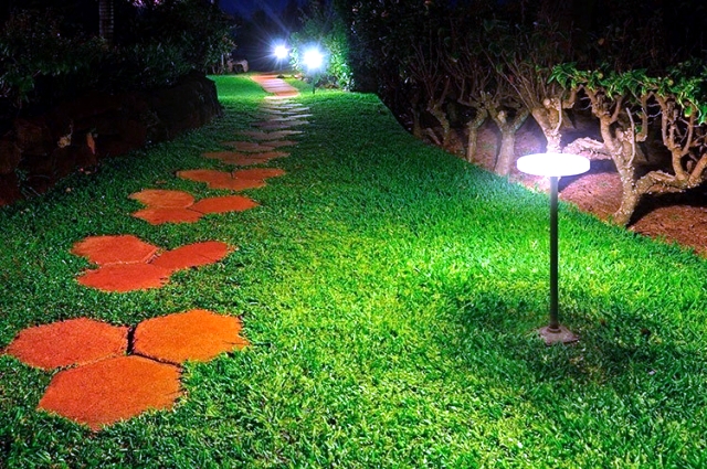 Enjoy the garden with decorative garden lights at night | Interior Design  Ideas - Ofdesign