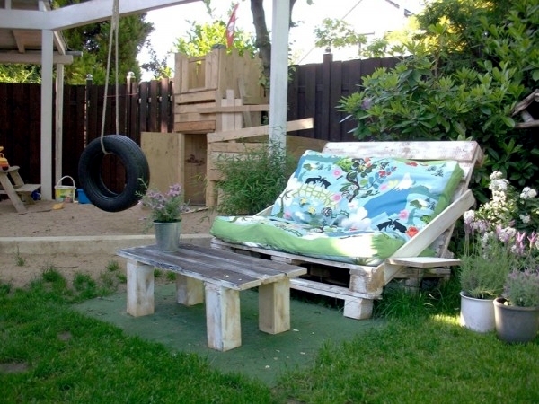 Build and decorate furniture itself - ideas for outdoor use