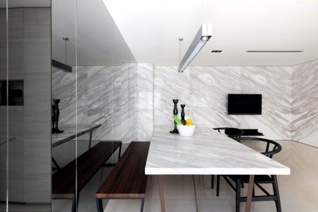 Marble shapes the creation of a small apartment in Taiwan