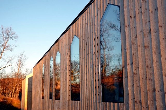 Modern wooden house in Norway offers a breathtaking panorama of mountains