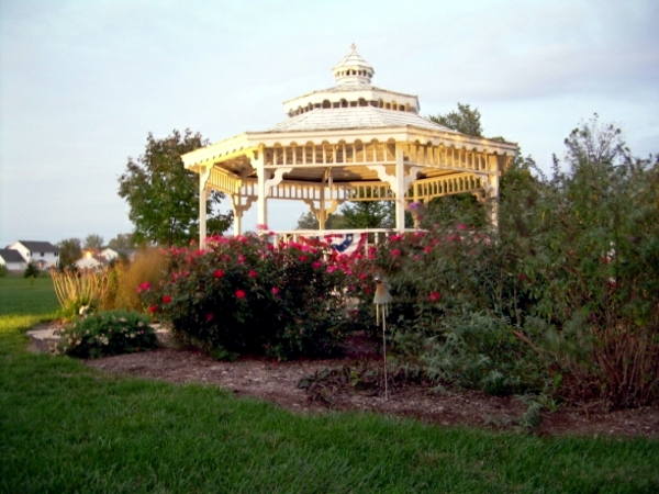 Construction Gazebo - the many functions of the pavilion in the garden