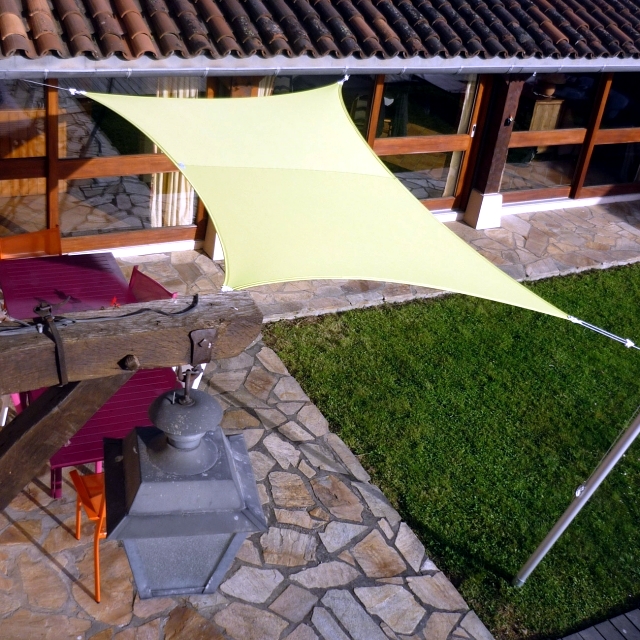 Custom shade sails for terraces Modern solar control