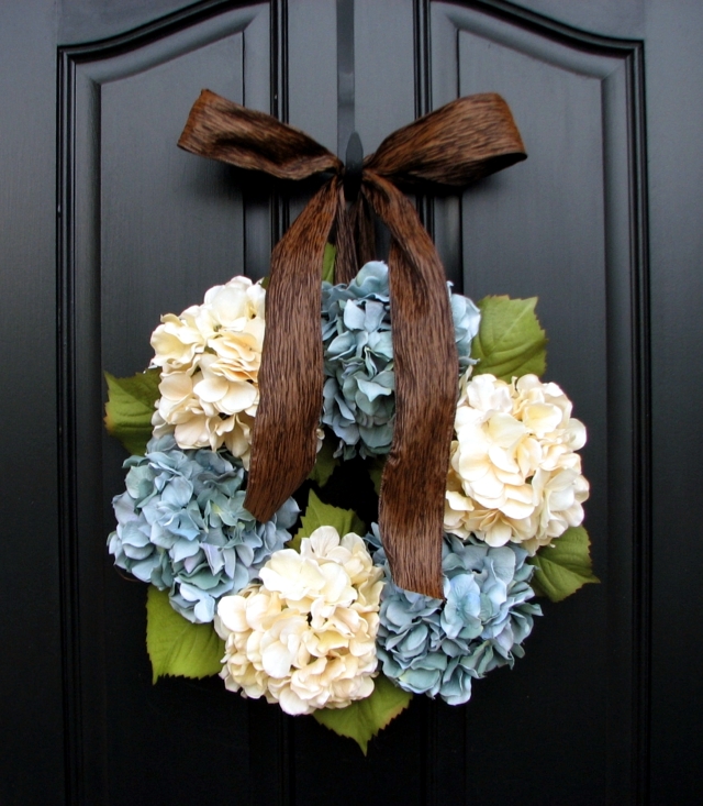 Hydrangea Care - Tips and decorating ideas with beautiful flowers