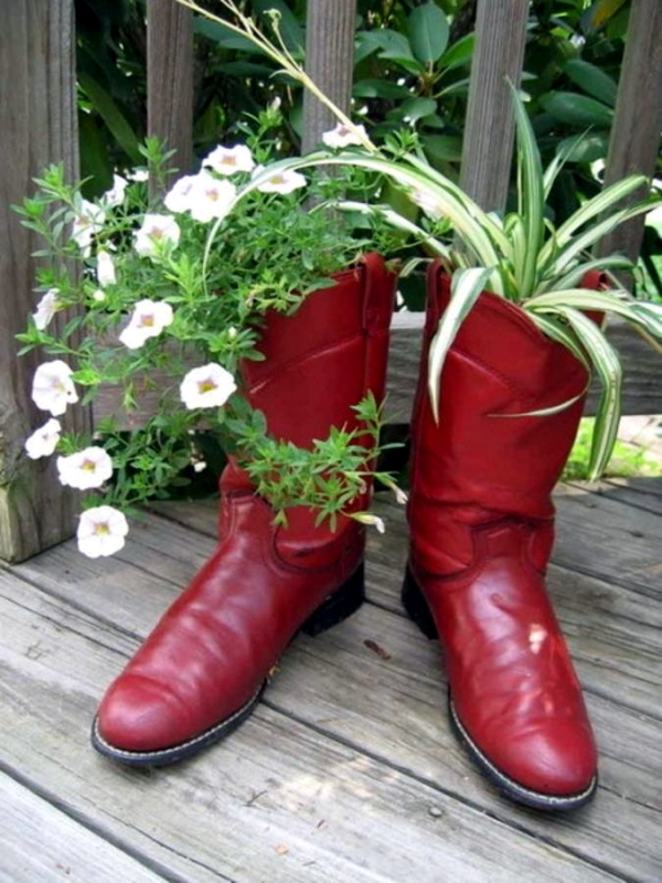 Plantar old shoes again - Ideas for home garden planters