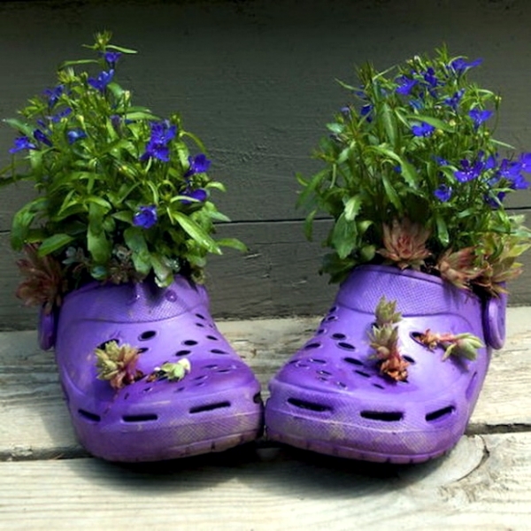 Plantar old shoes again - Ideas for home garden planters