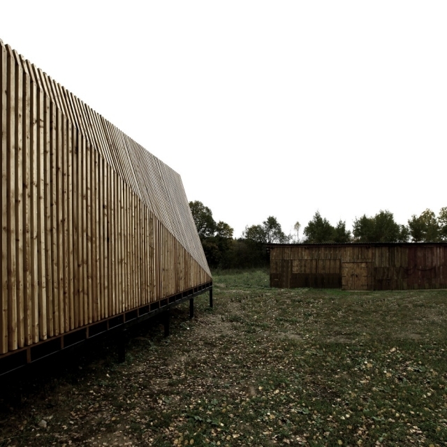 A small wooden summer house in Moscow by Khachaturian architects