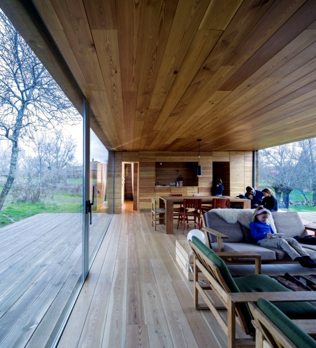 Living in a glass timber and cozy lodge room - "B" Casa