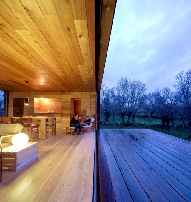 Living in a glass timber and cozy lodge room - "B" Casa