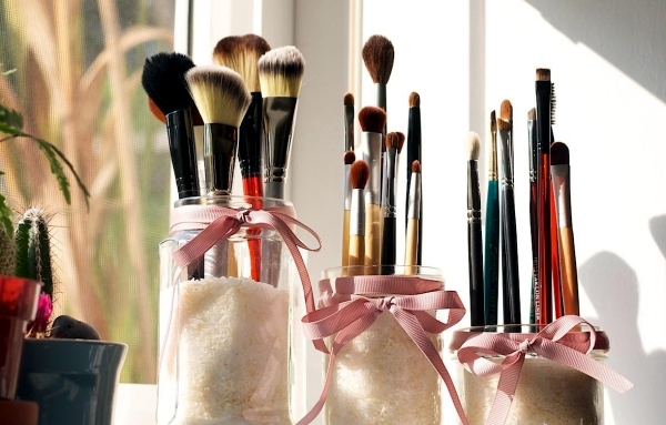 Ideas and tips to keep the substance makeup vanity