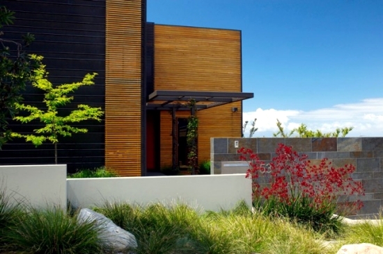 Landscaping Ideas - The secret tropical oasis attracts Sydney