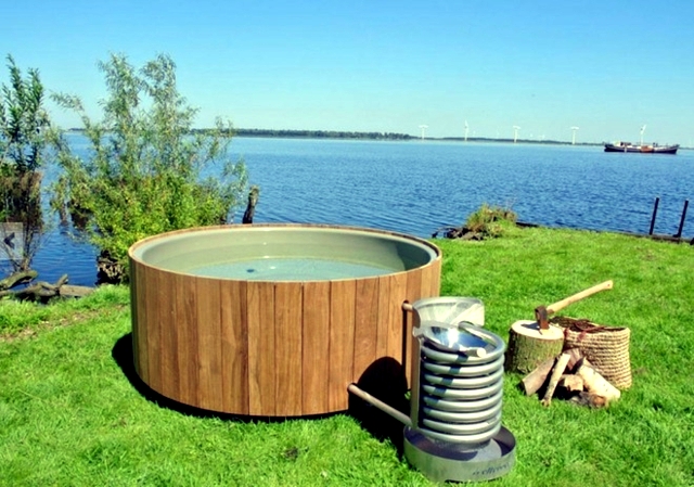 Whirlpool bath wooden outdoor fun