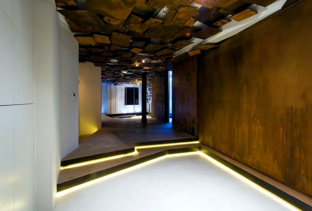 Apartment with modern furniture stresses the beauty of erosion