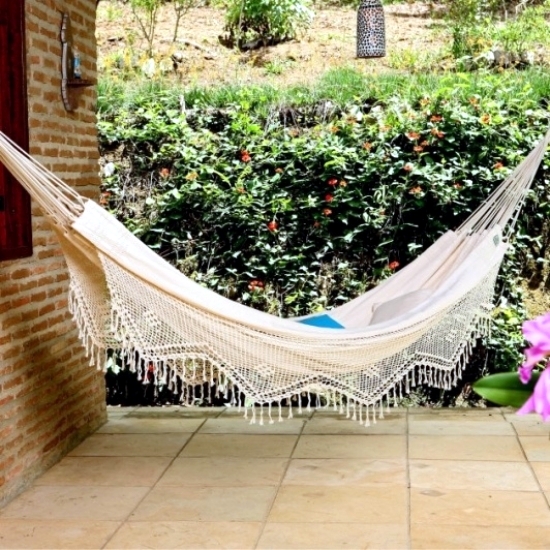 Enjoy a quiet afternoon in the garden with this hammock designs