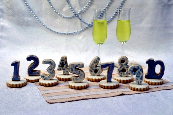 Table Decorations New Year - Examples of charts and ideas to make your own