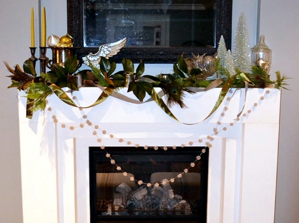 Decorate happily coats - Ideas for Christmas decorations for the fireplace