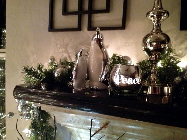 Decorate happily coats - Ideas for Christmas decorations for the fireplace