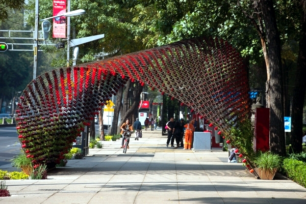 An art in 1500 Nescafe Mugs installed in Mexico City