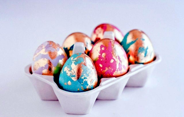 Dye Easter Eggs - 22 quick painting techniques and Crafts