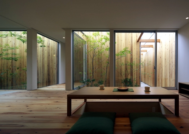 Modern minimalist house  with garden in Nishimikuni Japan 