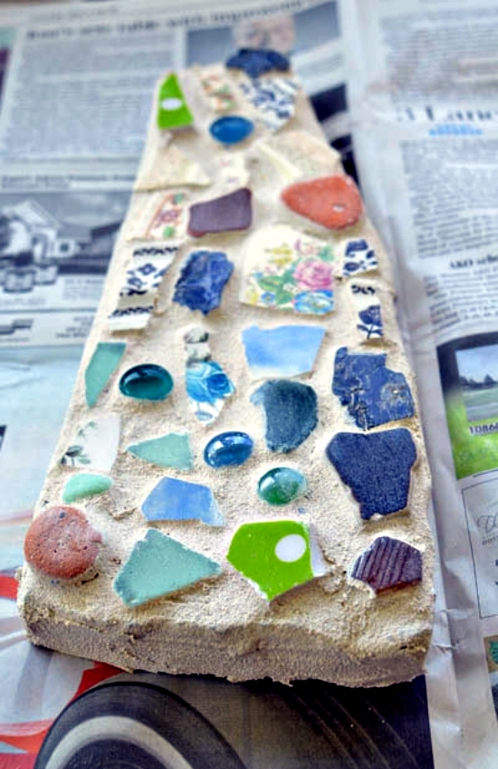 Stepping Stones with mosaic pattern - easy craft idea to make your own