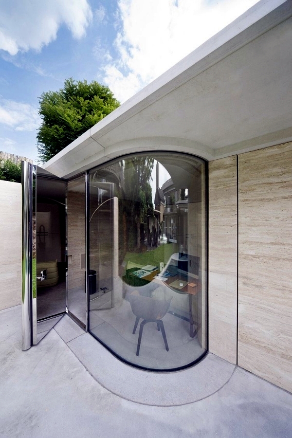 House made of concrete and glass - fascinating minimalist architecture