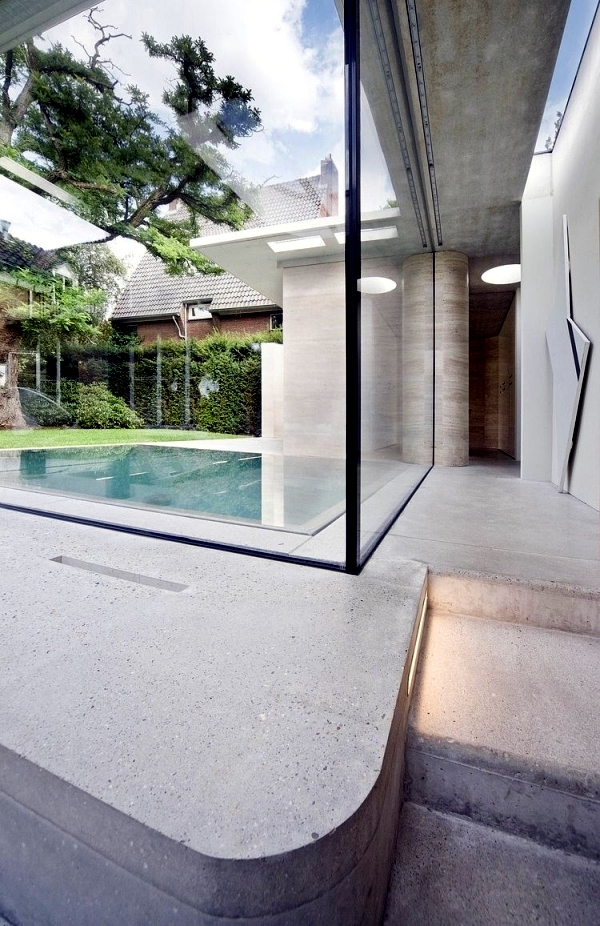 House made of concrete and glass - fascinating minimalist architecture