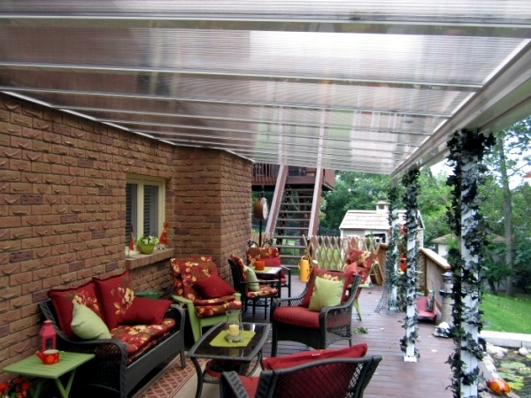 The selection of suitable materials for the roof terrace