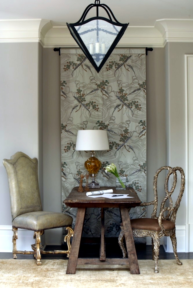 Wall decoration with fabric stretched fabrics embellished inside