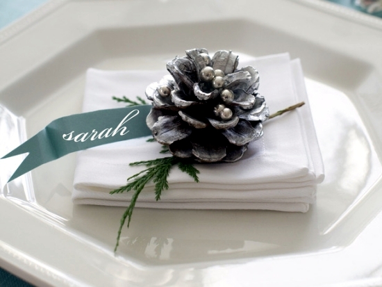 Winter table decor do it yourself natural materials and white winter