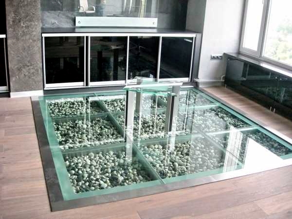 Roof and floor properties and advantages of glass insert out