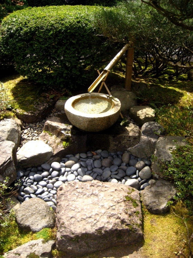 Garden stone fountain - 25 ideas for decorative fountains