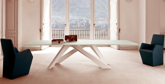 The large wooden dining table Bonaldo - color mix effect
