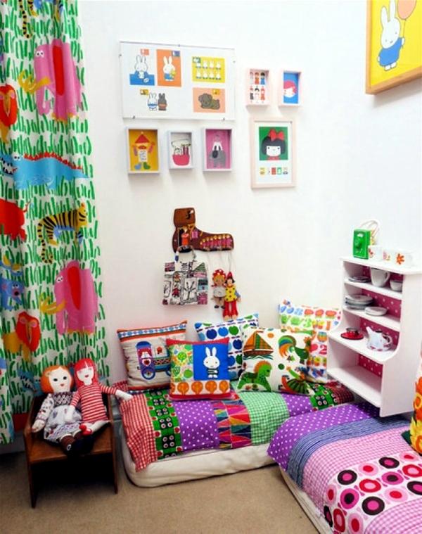 Make and decorate a hug and a reading corner in the nursery