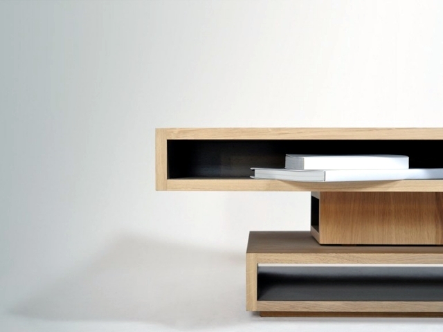 Cubocarré - A coffee table in oak with modern storage