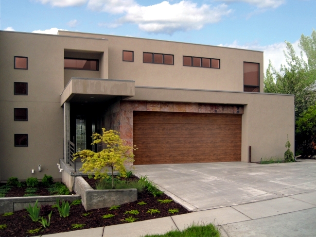 Select modern garage door - With a design that fits well at home