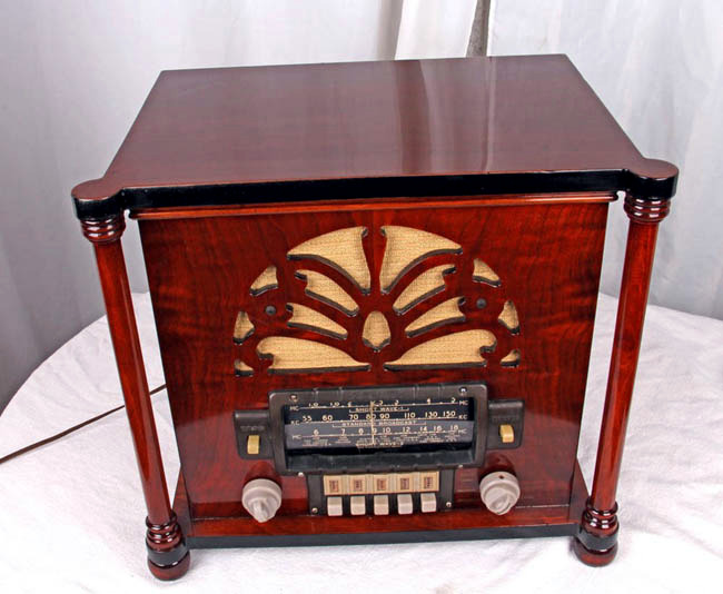 Vintage radio equipment Paul Sanders home accessory for retro gamers