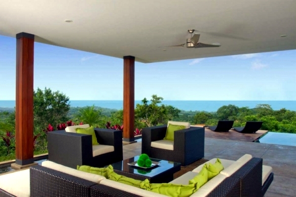 Moon villa in Costa Rica, with spectacular views of the mountains and sea