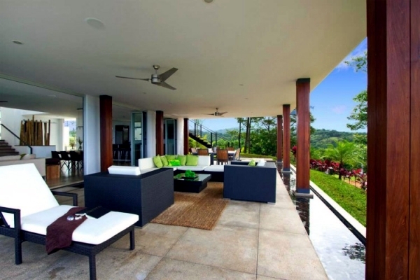 Moon villa in Costa Rica, with spectacular views of the mountains and sea