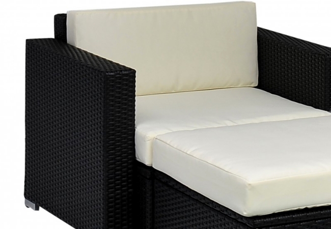 Spice to your garden furniture set rattan lounge