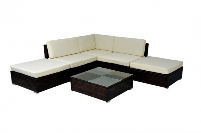 Spice to your garden furniture set rattan lounge