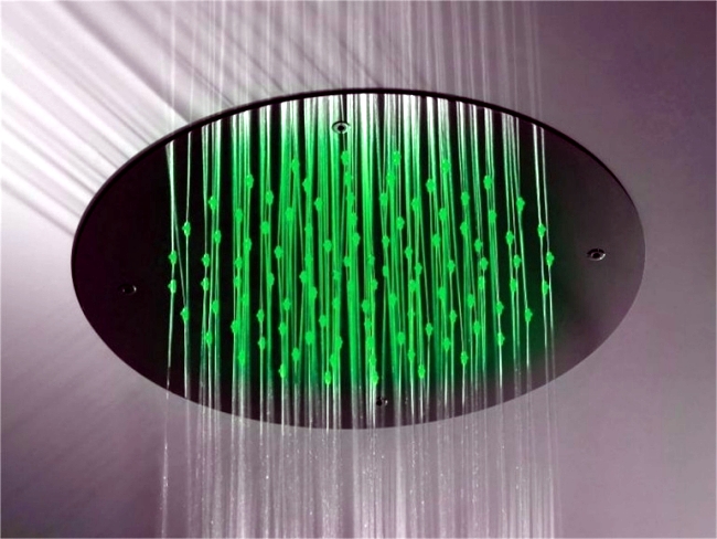 Shower heads and light rain with modern lighting by Gattoni