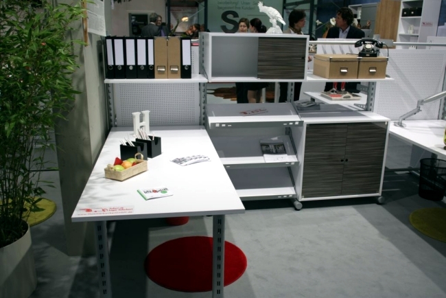 Modern Office Furniture - Making the workplace in ergonomic office