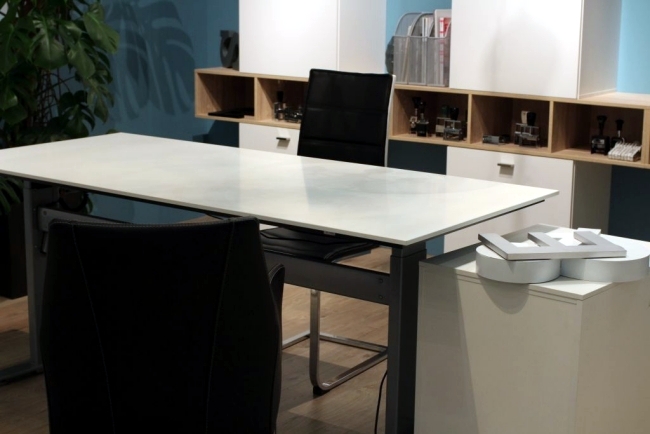 Modern Office Furniture - Making the workplace in ergonomic office