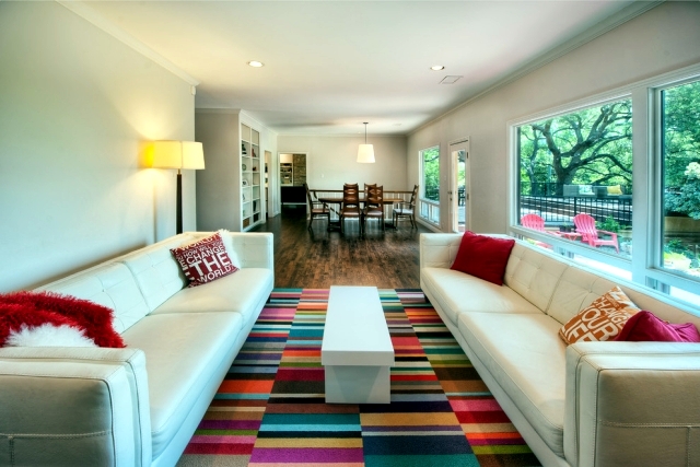 Located 20 examples of how accents bright multicolored carpet in the room