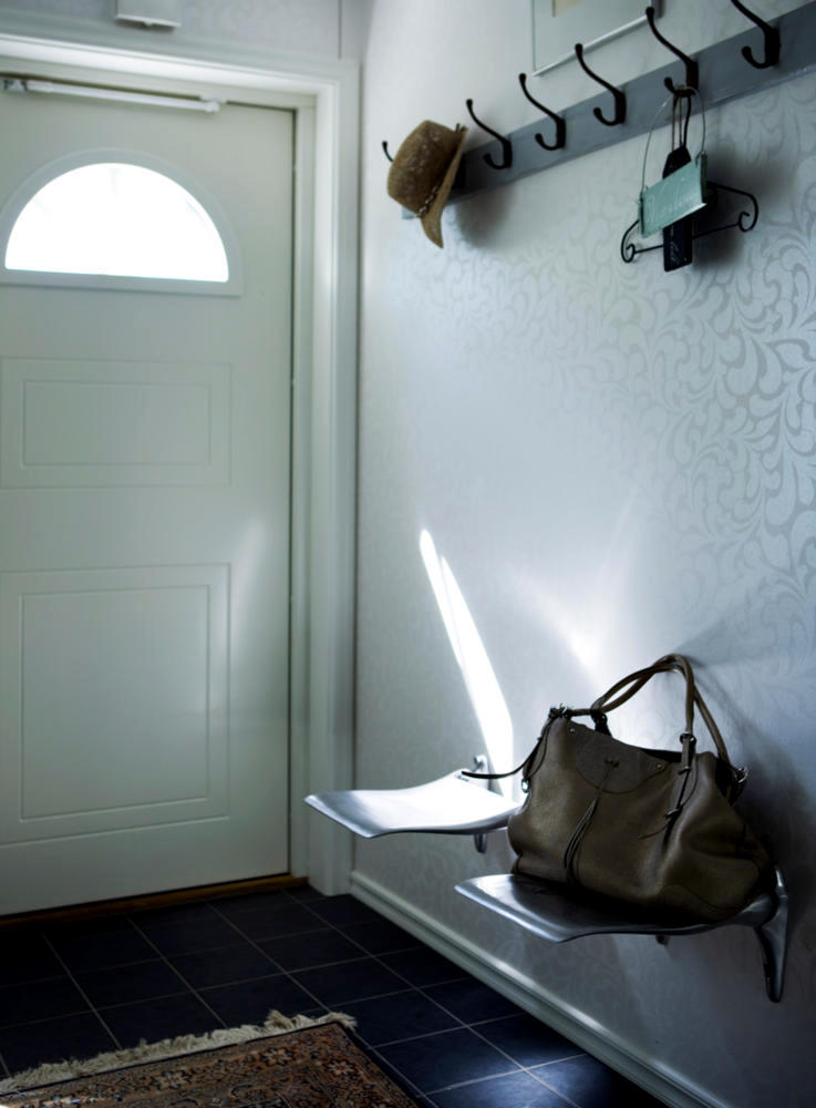 Entrance Hall & Cloakroom Entrance Hall & Cloakroom